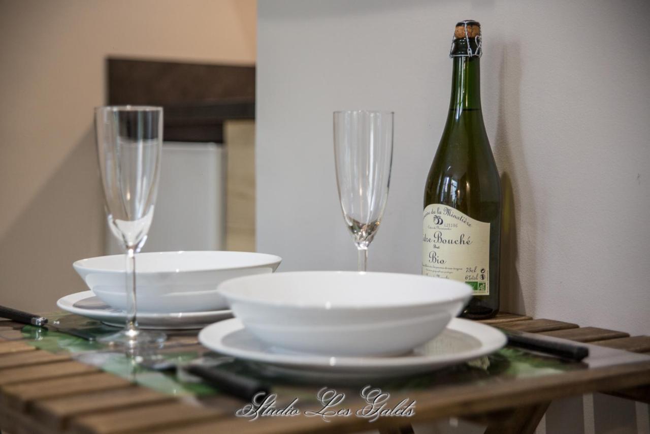 La Venelle Du Bassin Apartment Honfleur Bagian luar foto