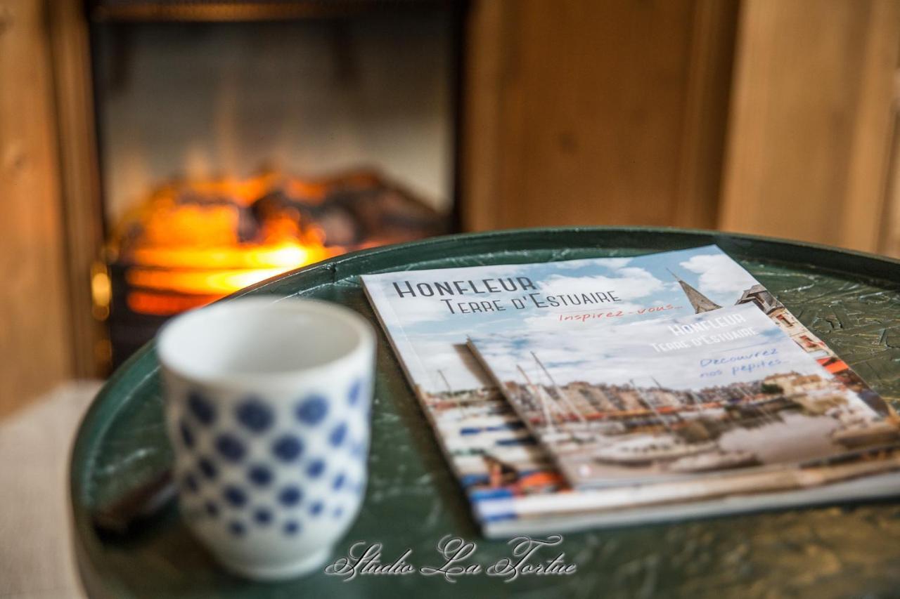 La Venelle Du Bassin Apartment Honfleur Bagian luar foto