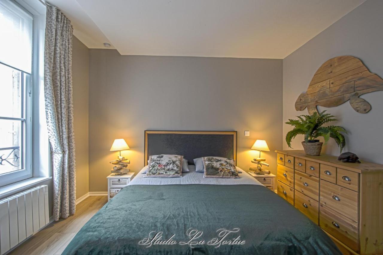 La Venelle Du Bassin Apartment Honfleur Bagian luar foto